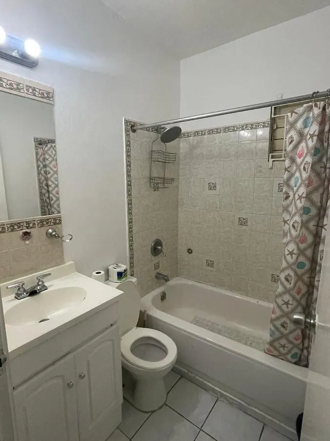 Finest Accommodation Marley Manor Apt # 513 Ground Floor 6 Marley Rd Kgn 6 Kingston 0*,  Jamaika