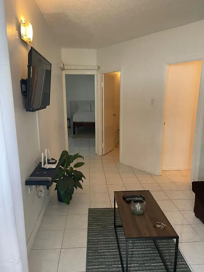 קינגסטון Finest Accommodation Marley Manor Apt # 513 Ground Floor 6 Marley Rd Kgn 6 0*,